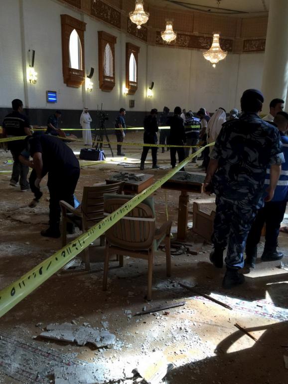Наслідки теракту у мечеті в Кувейті (ФОТО, ВІДЕО) - фото 8