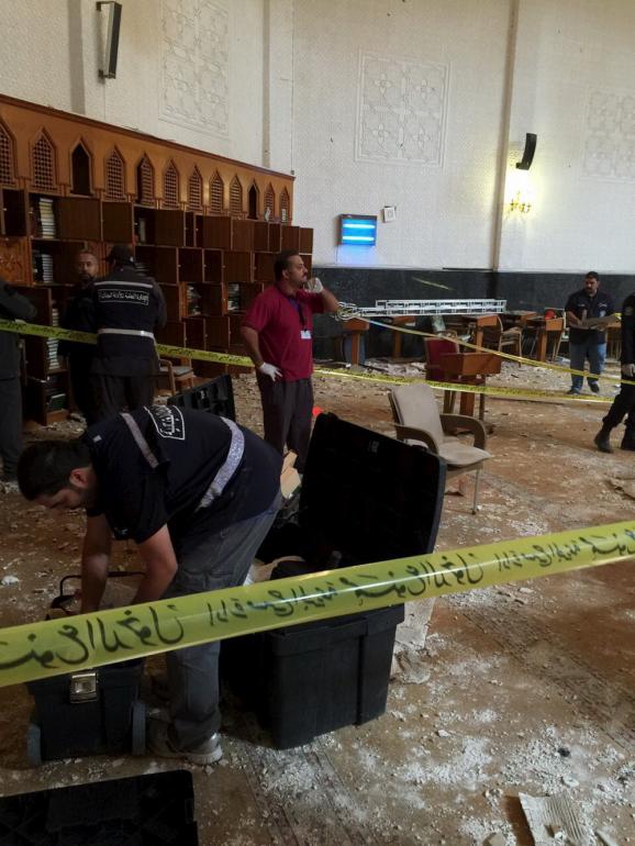 Наслідки теракту у мечеті в Кувейті (ФОТО, ВІДЕО) - фото 6