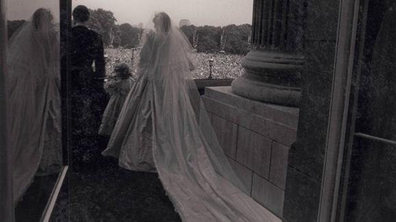 В мережу виклали раніше невідомі світлини з весілля принцеси Діани - фото 3
